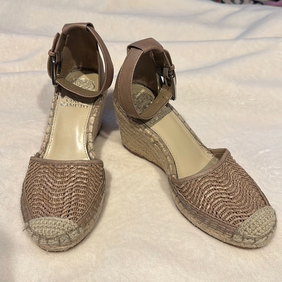 Vince Camuto Shoes - Vince Camuto Valissa tan espadrille wedge samples size 6